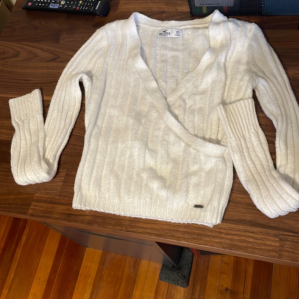 Hollister crossover sweater